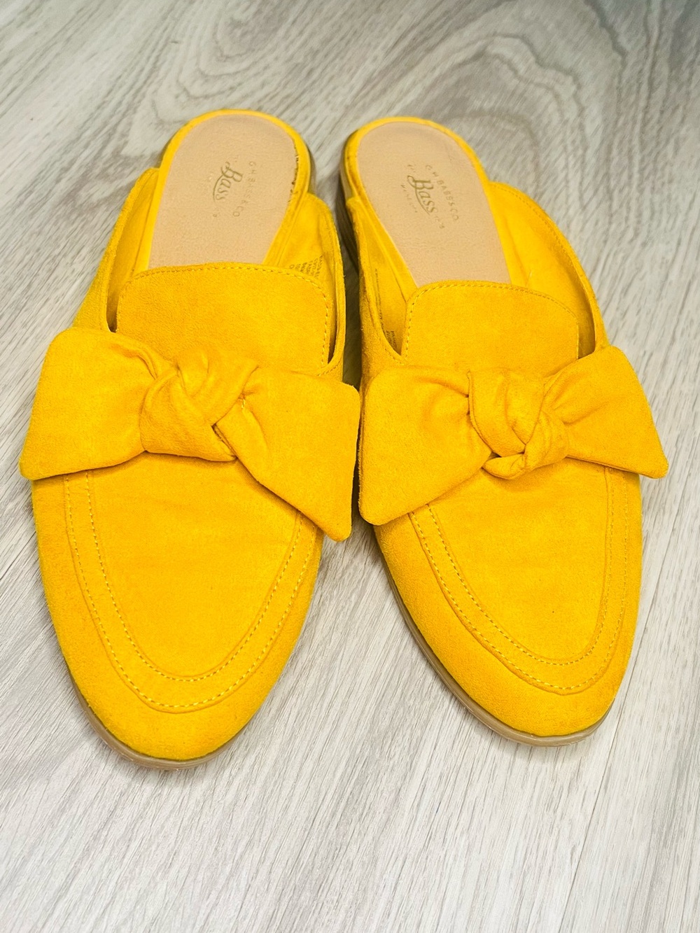Women’s Mustard Yellow Bow SlipOn Mules Suede GH Bass & Co Sandal Ebbie Sz 8.5M - Picture 3 of 9